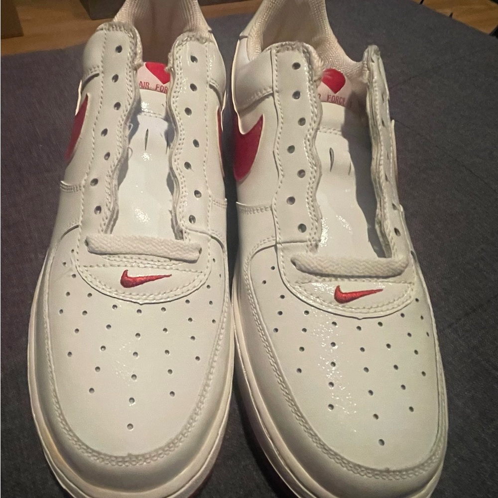 NWT VALENTINES 💘 woman’s Air Force 1’s - Picture 2 of 11